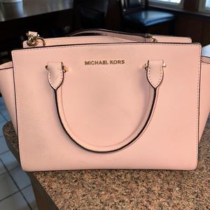 Light baby pink Michael Kors Crossbody bag